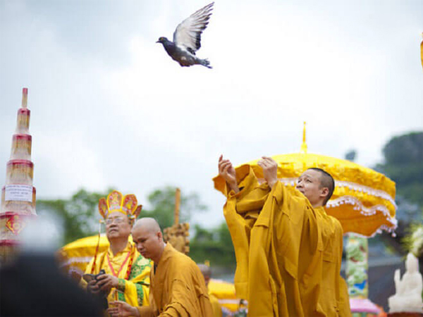 Nghi lễ cúng phóng sinh - Nét đẹp nhân văn cổ truyền của người dân Việt Nam